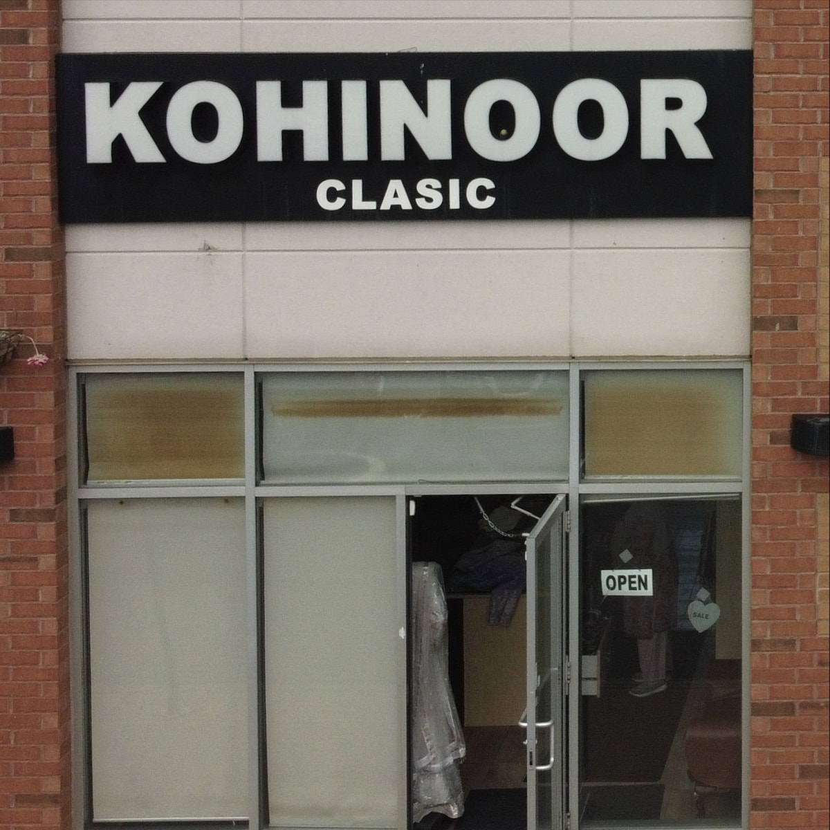 Kohinoor Fashion storefront