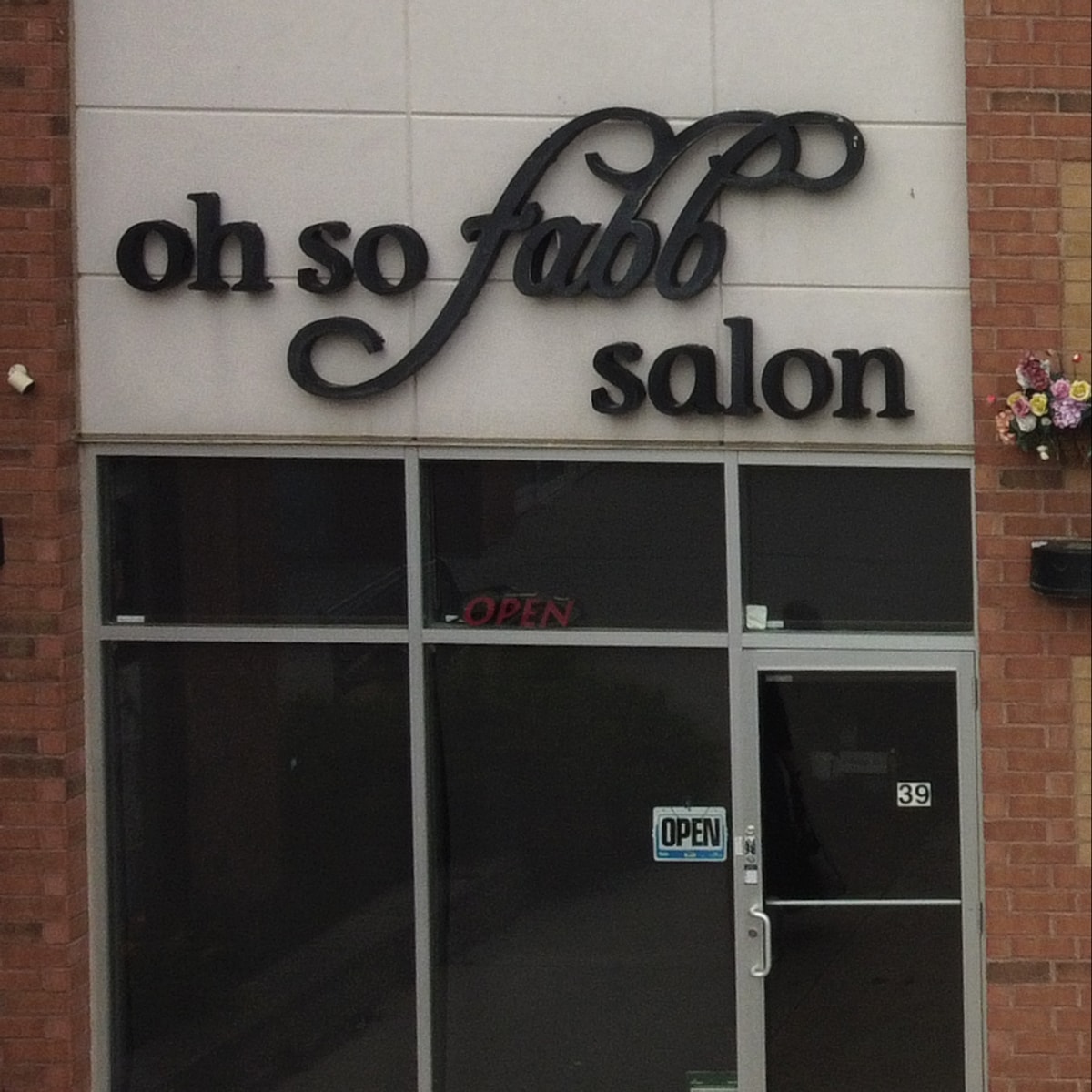 Oh So Fabb Salon storefront